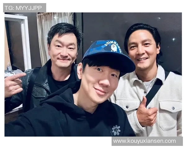 林俊杰与足球明星同框合影展现运动与音乐的完美结合 林俊杰与足球明星同框合影展现运动与音乐的完美结合