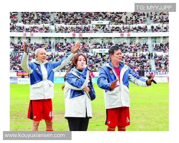 香港足球明星队激情奔跑瞬间展现团队精神与活力的精彩时刻 香港足球明星队激情奔跑瞬间展现团队精神与活力的精彩时刻