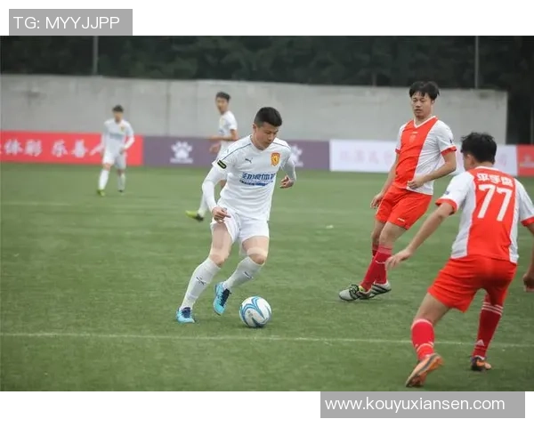 重庆足球队灵活性分析在联赛中的表现与战术调整探讨